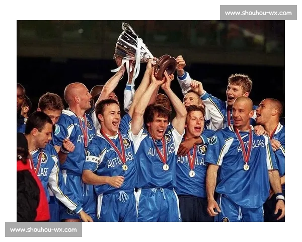 英伦赛场 鞋杯 庆功：一场跨越国界的胜利狂欢